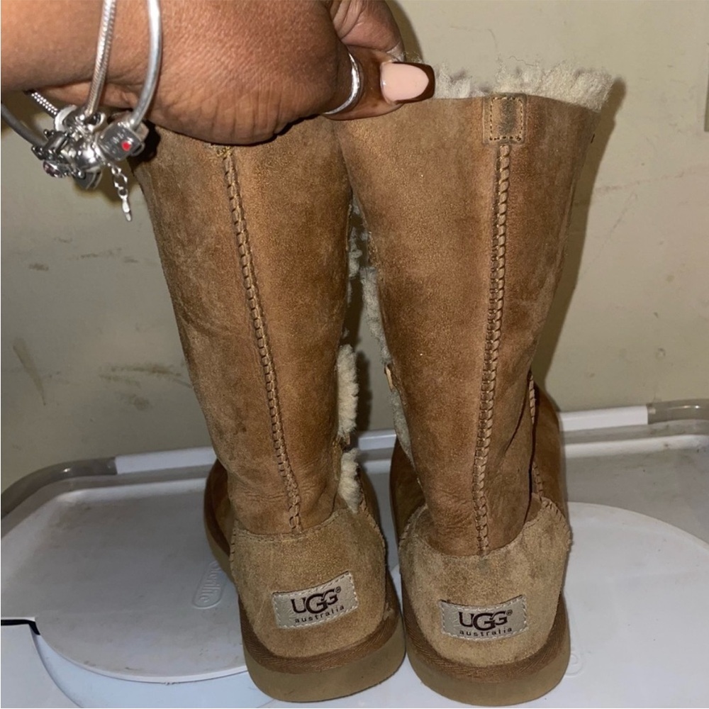 UGGS TALL BOOT 4